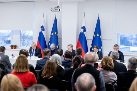 OBISK VLADE V PRIMORSKO NOTRANJSKI REGIJI 8.1.2025 - Valter Leban-8415